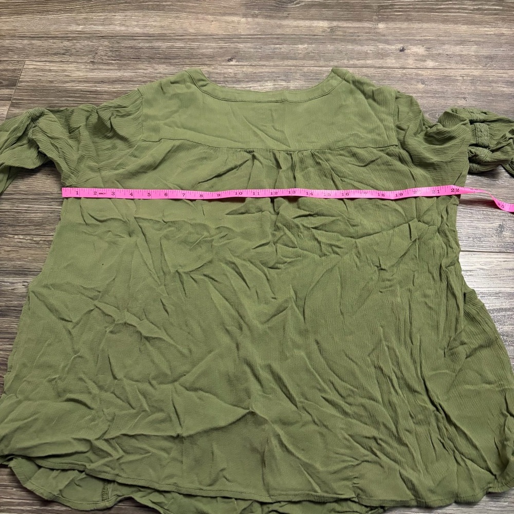 Torrid Crochet Embroidered Boho Tunic Blouse (Sage Green) Size 1X - Picture 10 of 10